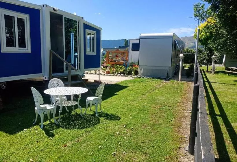 モーテル Queen Street Holiday Park