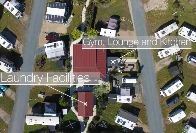 モーテル Queen Street Holiday Park