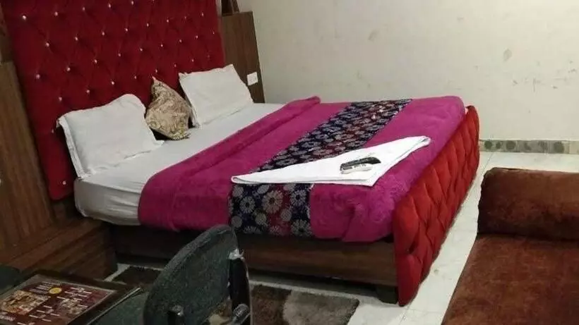 هتل O Shivam In
