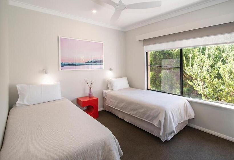 Panorama At Margarets Beach