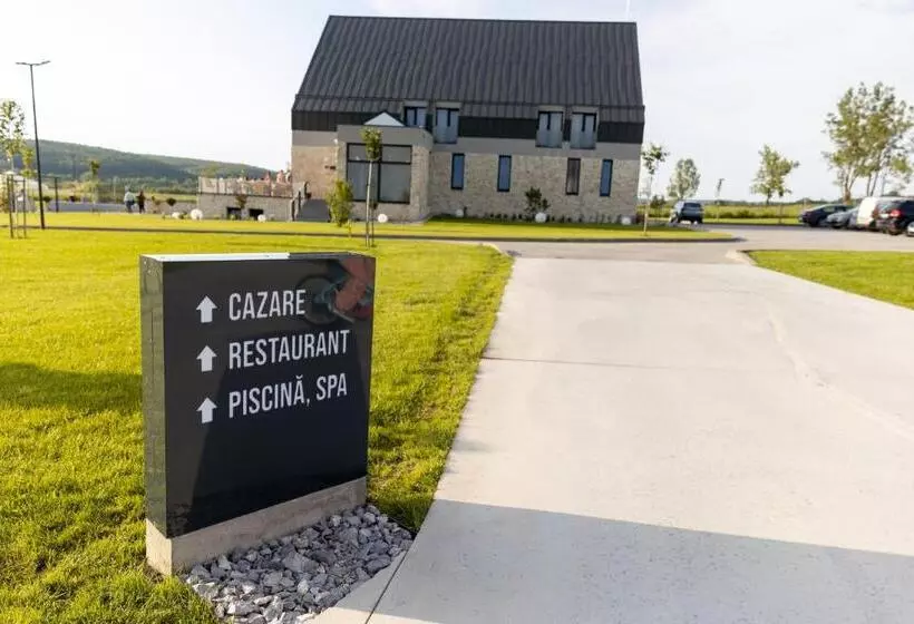 Majatalo Complex Acom