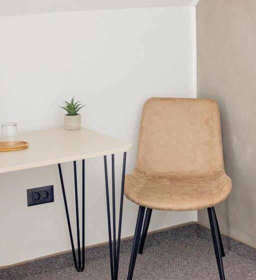 膳宿费 Complex Acom