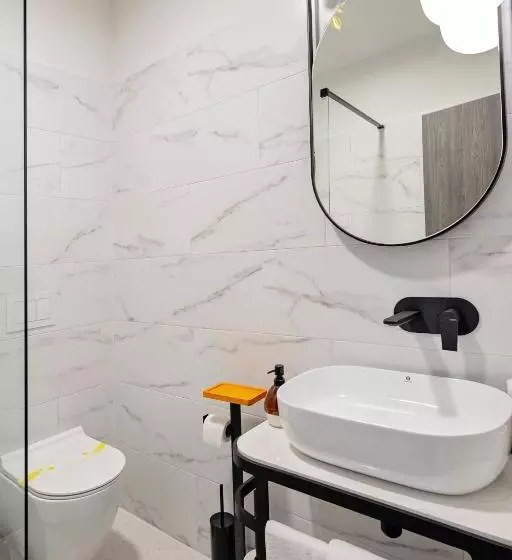 Majatalo Complex Acom