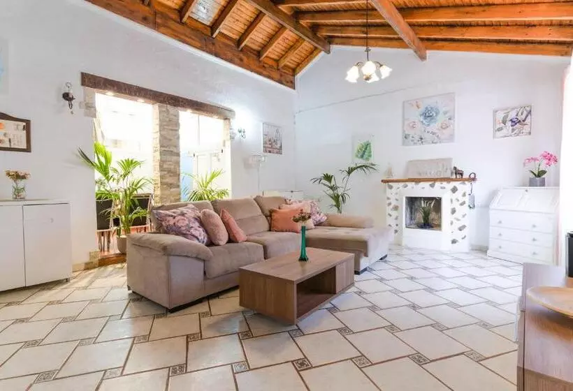 Majatalo Guest House Villa Neon Tenerife