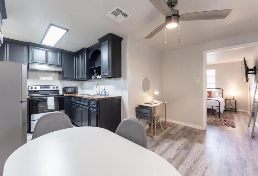 Panzió Winter Discounts Pink Studio, Central Location