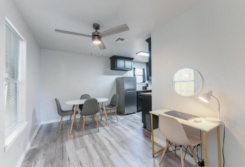 Panzió Winter Discounts Pink Studio, Central Location