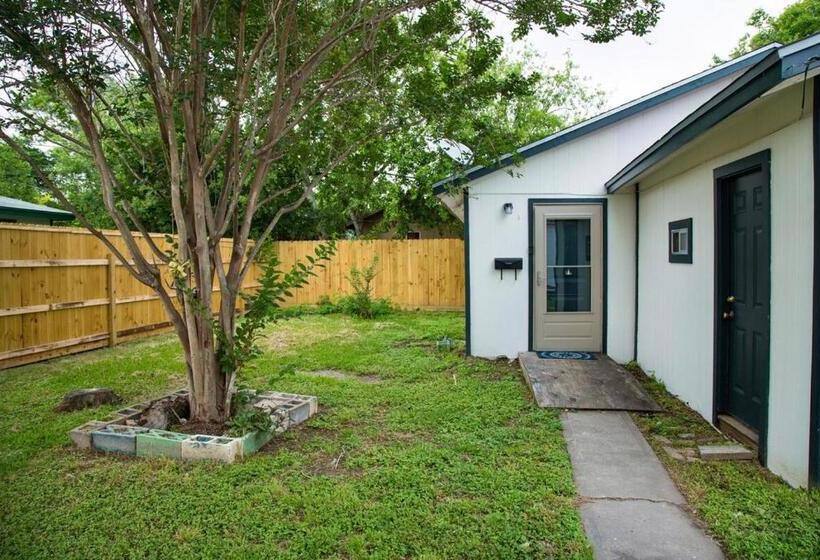 Panzió Winter Discounts Pink Studio, Central Location