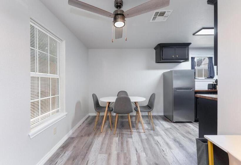 Panzió Winter Discounts Pink Studio, Central Location