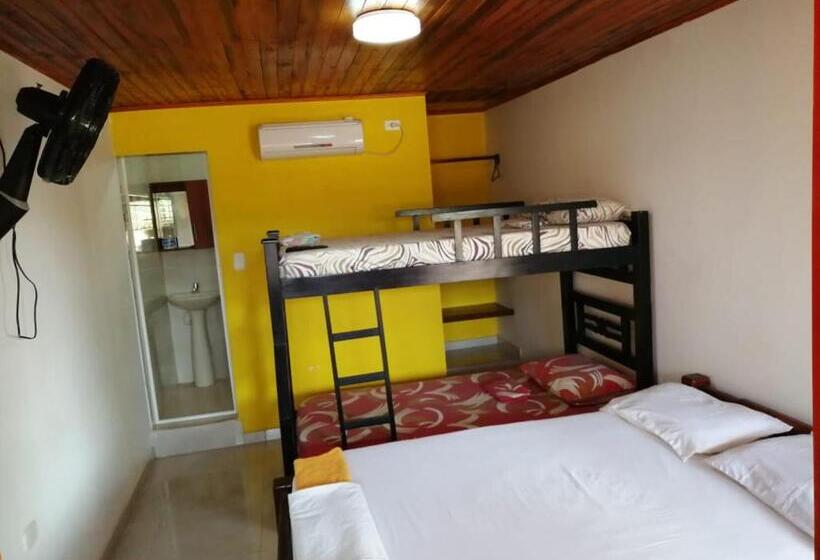 Hostel Hostal Naybrep