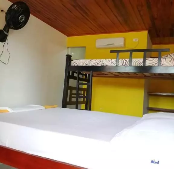 Retkeilymaja Hostal Naybrep