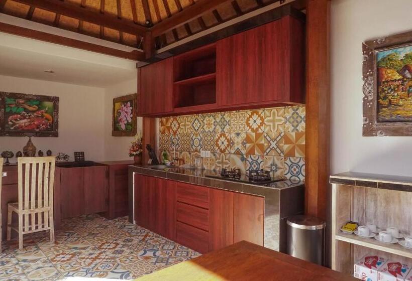 Общежитие Kj Klumpu Wooden Style Guest House At Canggu