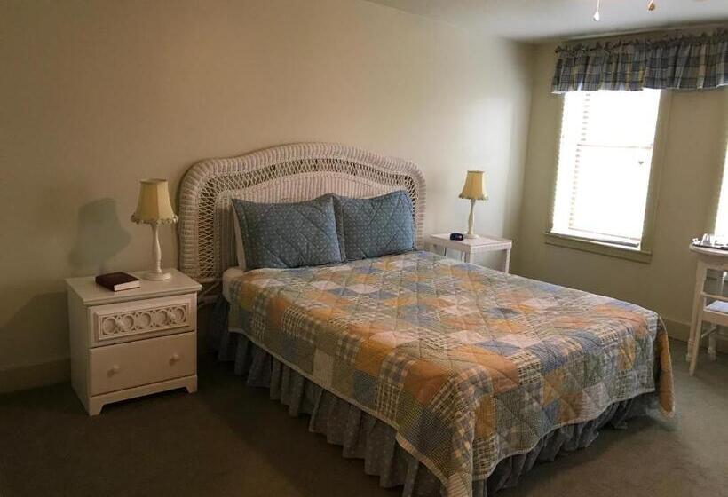 فندق صغير The Eagle S Nest Inn