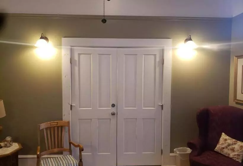 Retkeilymaja The Eagle S Nest Inn