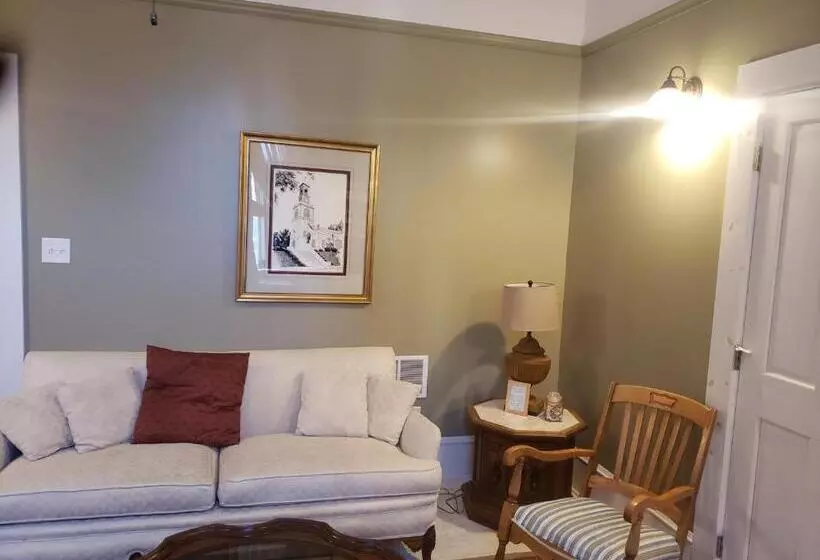 Retkeilymaja The Eagle S Nest Inn