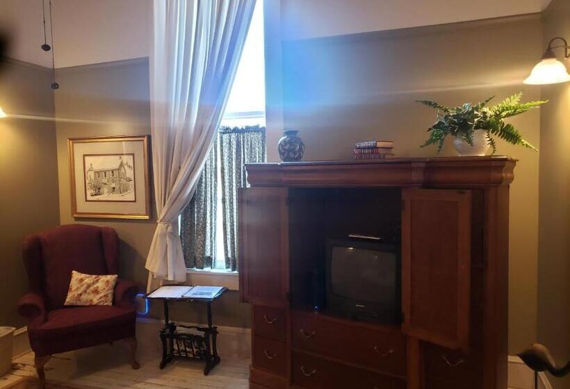 فندق صغير The Eagle S Nest Inn