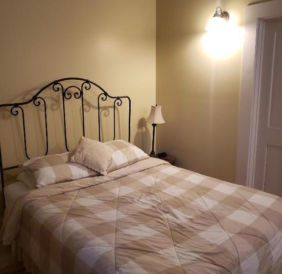 فندق صغير The Eagle S Nest Inn