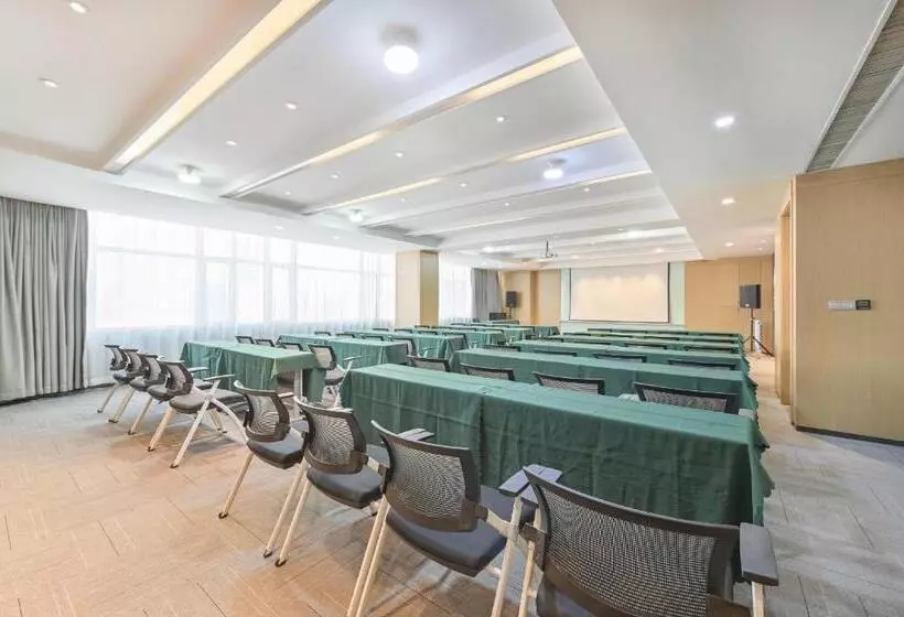 Atour Hotel Railway Station Dalian