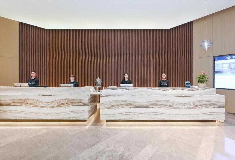 Atour Hotel Railway Station Dalian