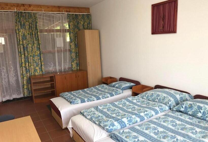 Beach Hostel Balatonboglár