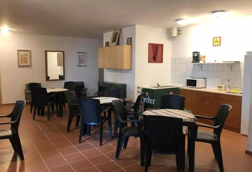 Beach Hostel Balatonboglár