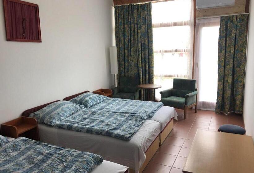 Beach Hostel Balatonboglár