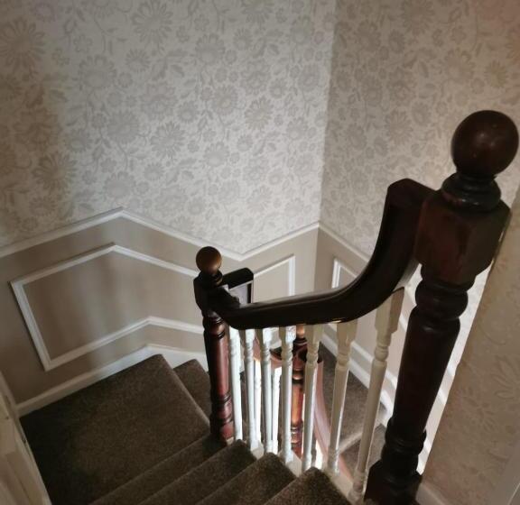 تختخواب و صبحانه Baldara House