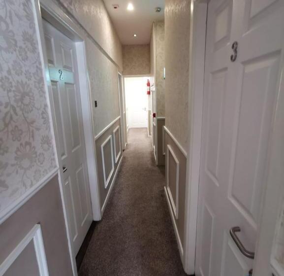 تختخواب و صبحانه Baldara House