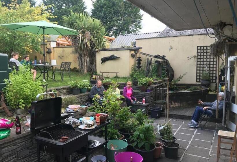 ベッドアンドブレックファースト Bridge Cottage