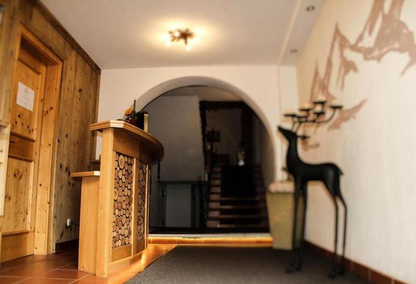 تختخواب و صبحانه Chalet Elfriede