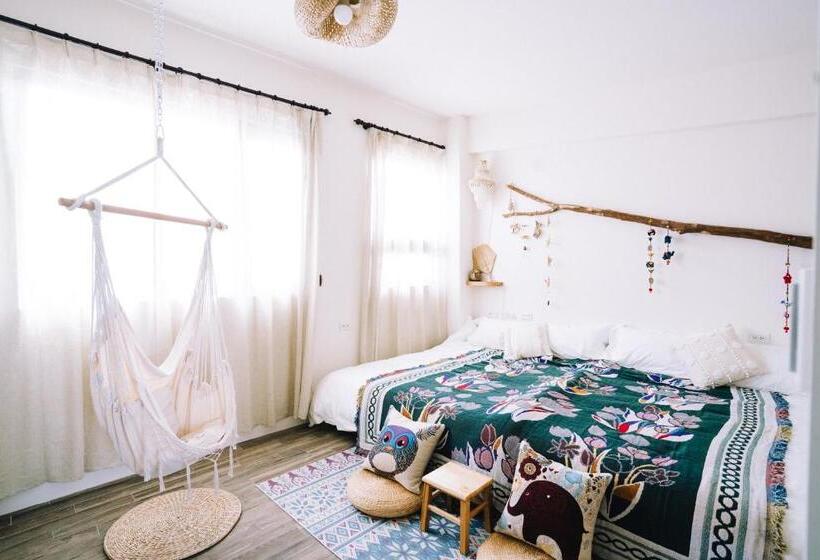 تختخواب و صبحانه 禾田遇民宿 Hetianyu