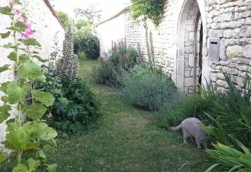 ベッドアンドブレックファースト Les Jardins De Clerjotte