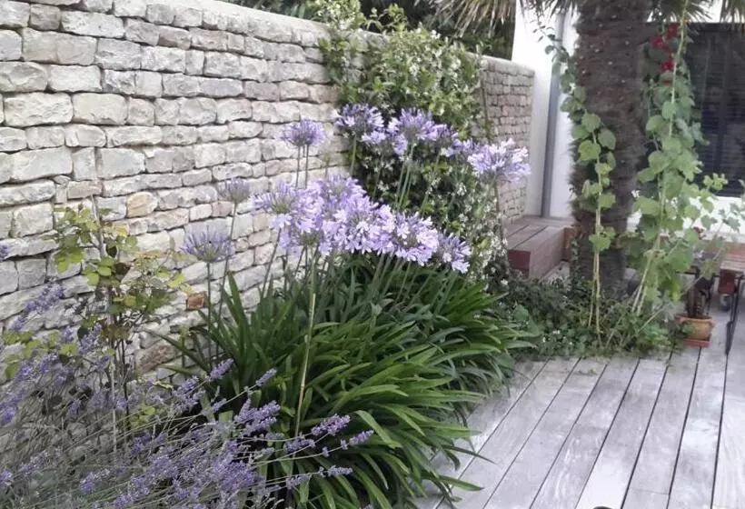 ベッドアンドブレックファースト Les Jardins De Clerjotte