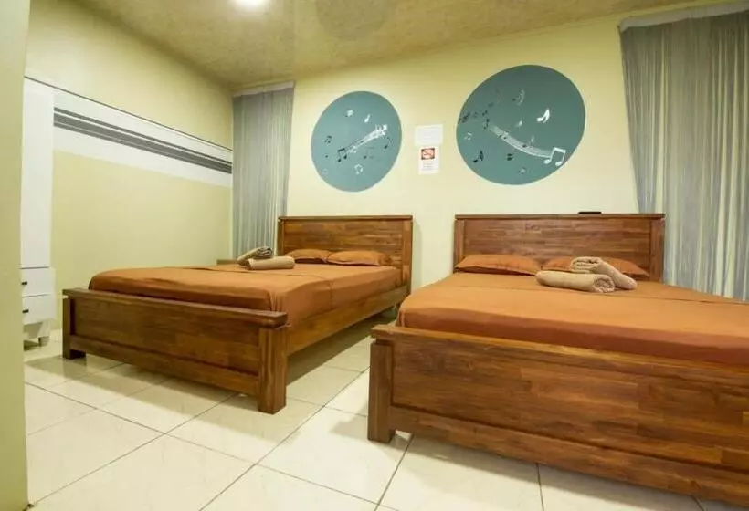 تختخواب و صبحانه Rumanija S Airport Rooms