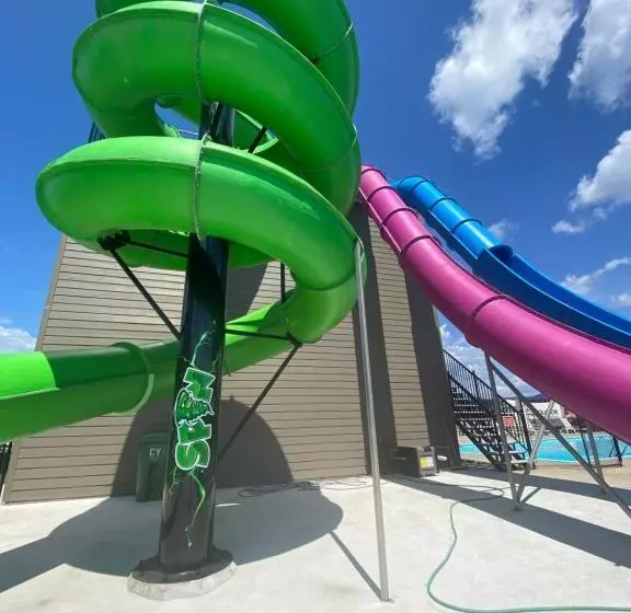 Condo Avec Parc Aquatique !