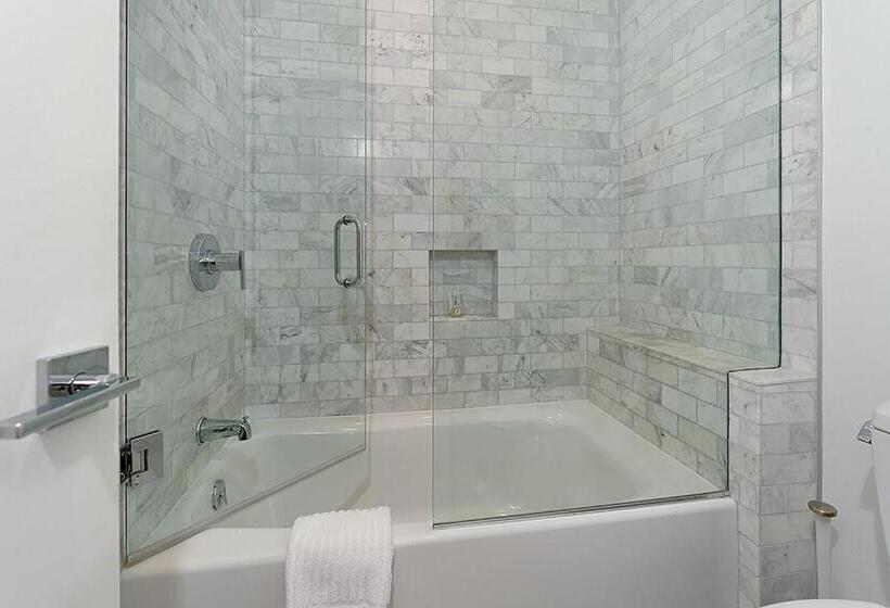 Отель Independence Square 310, Chic, Remodeled Studio W/ Great Location In Aspen, A/c, & Kitchenette