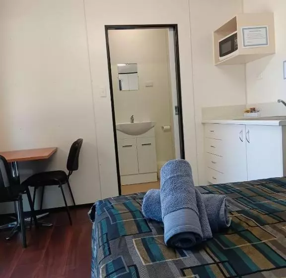 هتل Mt Isa Caravan Park