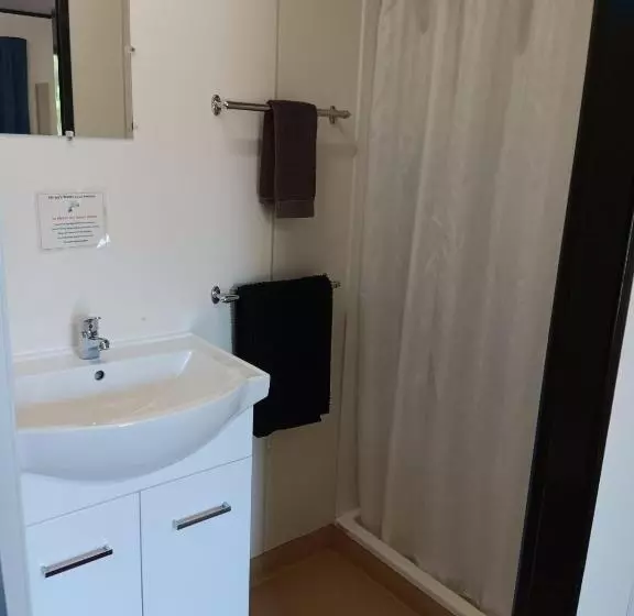 هتل Mt Isa Caravan Park