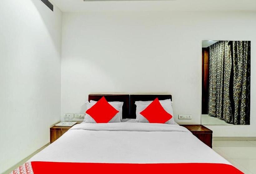 ホテル Oyo Rishta And Jahan Banquet And Rooms