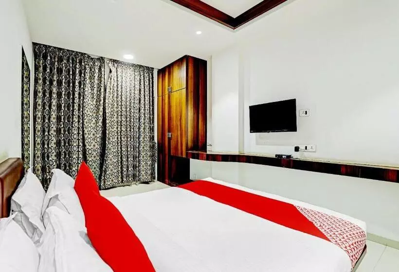 هتل Oyo Rishta And Jahan Banquet And Rooms