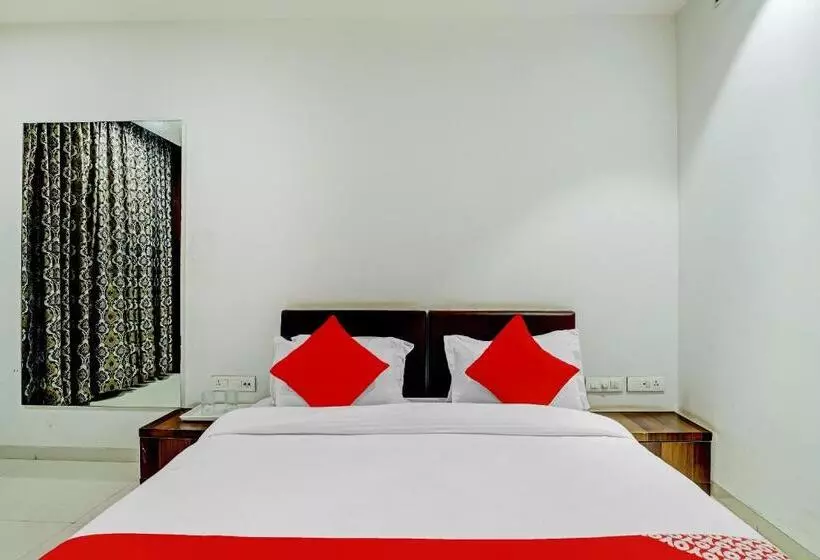 هتل Oyo Rishta And Jahan Banquet And Rooms