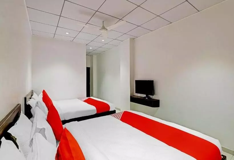 هتل Oyo Rishta And Jahan Banquet And Rooms