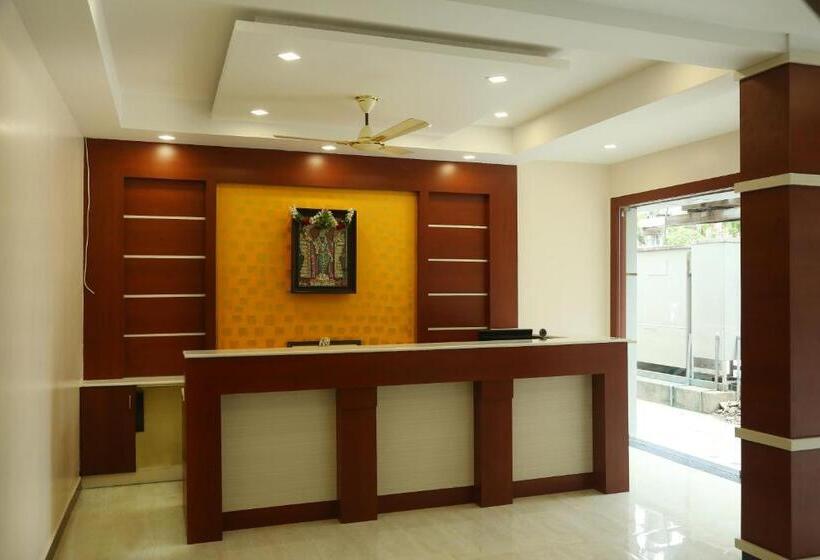 Hotel Sabareesh Plaza