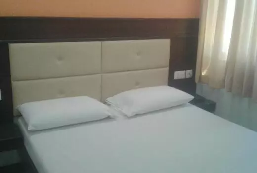 ホテル Sabareesh Plaza