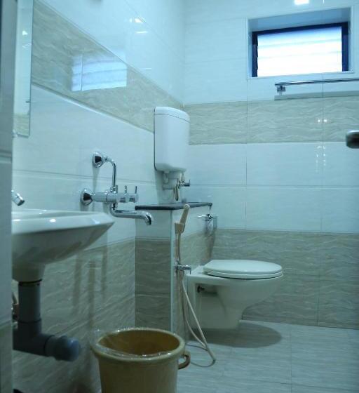 Hotel Sabareesh Plaza