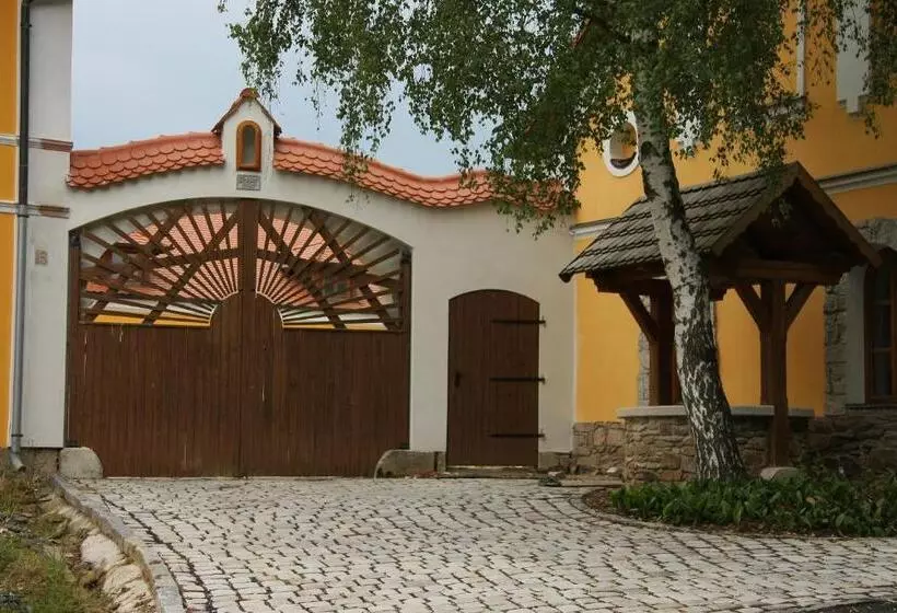 Hotelli U špejcharu