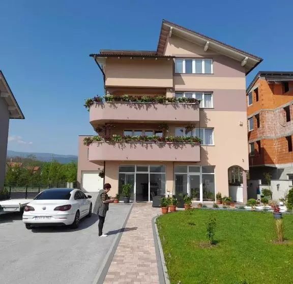 پانسیون Apartmani Kadunić