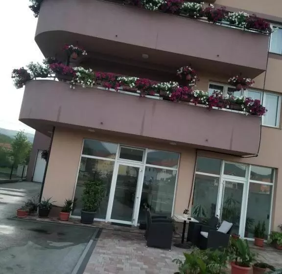 پانسیون Apartmani Kadunić