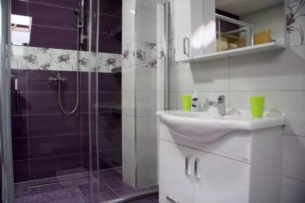 پانسیون Apartmani Kadunić