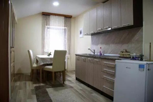 پانسیون Apartmani Kadunić