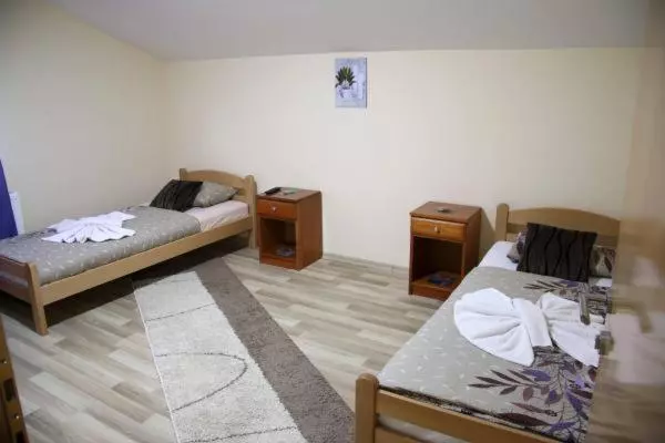 پانسیون Apartmani Kadunić